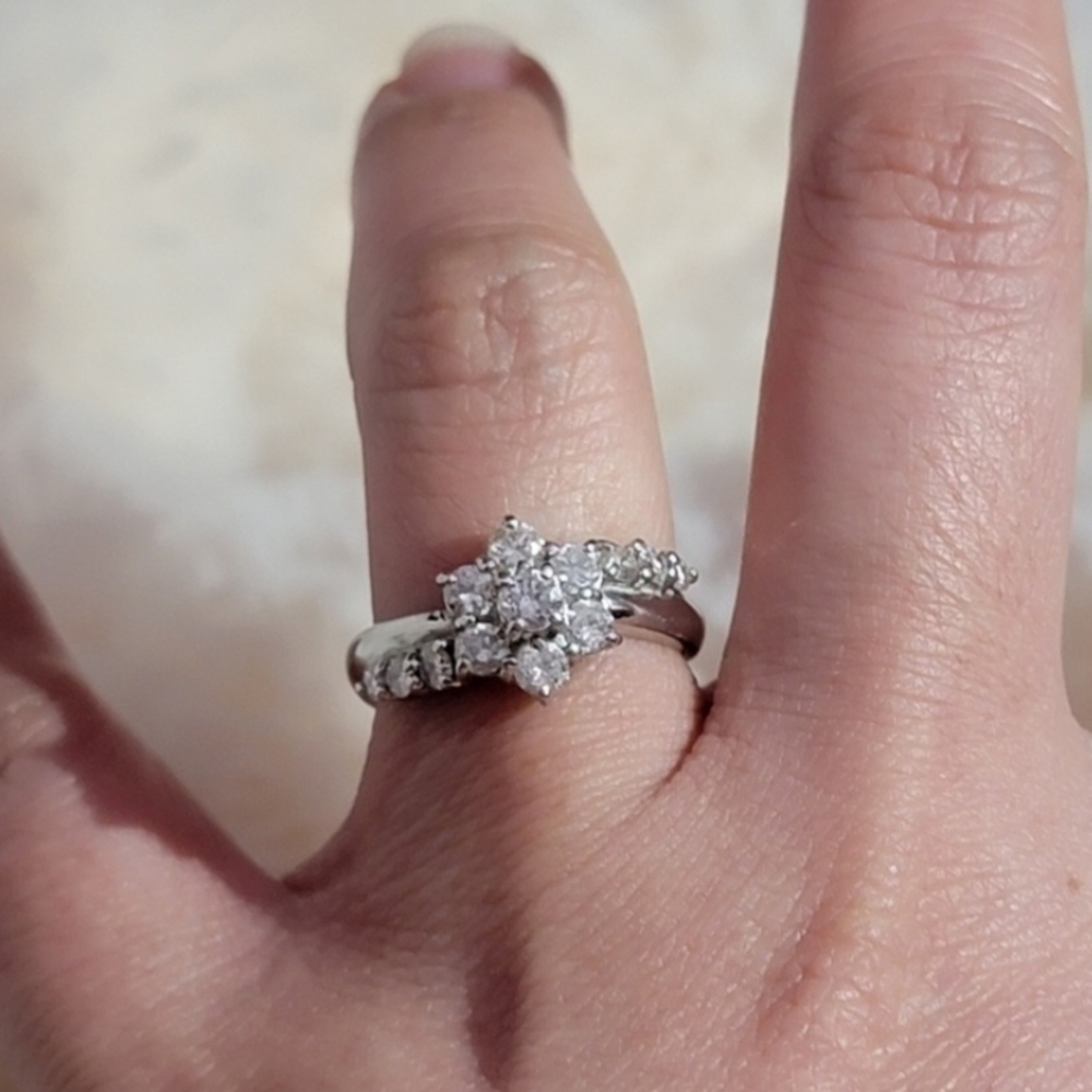 1ct Rositas Diamond In PT900 - Picture 2 of 2